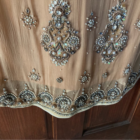 Pakistani designer chiffon kameez (shirt) embroidered with beads and pearlwork - Picture 9 of 14